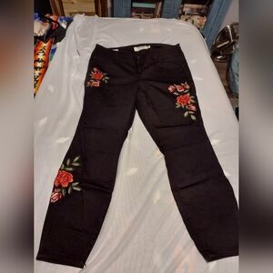 Torrid Floral Embroidered Black Denim Cropped Jeans 16R